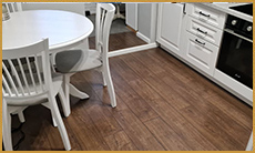 Ламинат на кухне — можно ли использовать? Плюсы и минусы решения